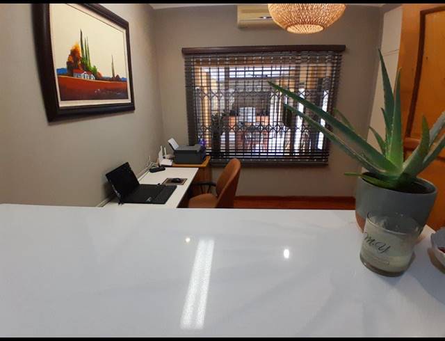 870M² BED & BREAKFAST FOR SALE IN SAFARI GARDENS
